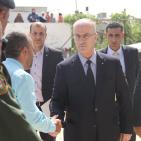 الصور: الحمد الله يضع حجر الأساس لمدرسة الشهداء في قرية بيت وزن- نابلس