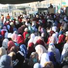 آلاف الفلسطينين يزحفون صوب القدس لأداء صلاة الجمعة الثالثة في رمضان