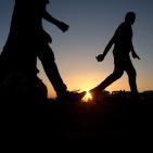 دخول المصلين  عبر حاجز قلنديا لاداء صلاة الجمعة الاخيرة في رمضان