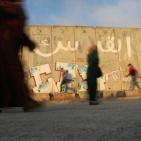 دخول المصلين  عبر حاجز قلنديا لاداء صلاة الجمعة الاخيرة في رمضان