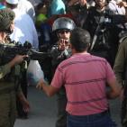 دخول المصلين  عبر حاجز قلنديا لاداء صلاة الجمعة الاخيرة في رمضان