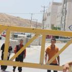 معاناة المواطنين على مداخل الخليل في ظل الطوق الأمني