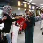 مؤسسة يد بيد تُقيم وجبة افطار لمجموعة من الأطفال