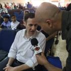 رئيس الوزراء يتفقد معبر الكرامة ويطالب اسرائيل بفتحه 24 ساعة