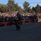 سائق الدرجات النارية الشهير باجروس ينظم عرضا استعراضيا في رام الله