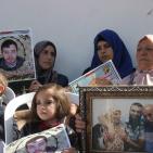 الخليل: وقفة تضامنية مع الأسرى في سجون الاحتلال