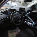  شركة أوتوزون لتجارة المركبات خلال  حفل إطلاق مركبة بيجو 5008 الجديدة كلياً. 