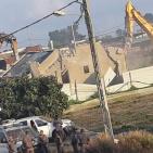 صور وفيديو- جرافات الاحتلال تهدم منزلين في قلنسوة