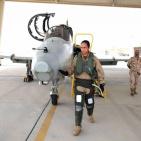 صور: أول خليجية تقود طائرة مقاتلة