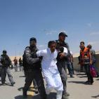 قوات الاحتلال تعتدي على المصلين والمتضامنين في الخان الأحمر