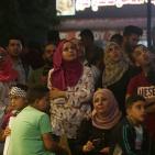 مواطنون يتابعون خطاب الرئيس محمود عباس في رام الله