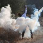 كسر قرار إغلاق مدرسة الساوية جنوب نابلس