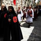 صور.. مسيحيو التقويم الغربي يحيون