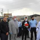 صور.. أريحا: زفة الرقيب بسيارة الشرطة