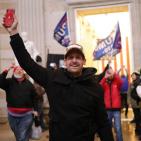 فيديو.. أنصار ترامب يقتحمون مبنى الكونغرس وتعليق جلسة المجلس