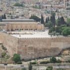 تجدد المواجهات في منطقة باب العمود والاحتلال يغلق شوارع القدس 