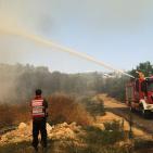 شاهد: حريق هائل بمنطقة أبوغوش في جبال القدس