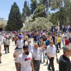 بالصور: 40 ألف مصلٍ يؤدون الجمعة في الأقصى