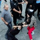 شاهد: احتجاجات ومسيرات برام الله على خلفية وفاة الناشط بنات