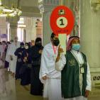 بالصور..  طلائع الحجاج يؤدون طواف القدوم