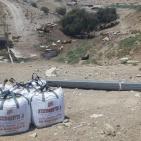 شاهد: مستوطنون يواصلون تسييج نبع عين الحلوة بالأغوار الشمالية 