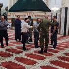 الاحتلال يغلق الحرم الإبراهيمي بالقوة ويعتدي على الزوار والمصلين