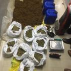 بالصور.. ضبط معمل لإنتاج مواد يشتبه أنها مخدرة في القدس