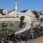 بالصور: الآلاف يشيعون جثمان الشهيد الهذالين بمسافر يطا