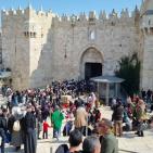 شاهد: الاحتلال يقمع المواطنين في باب العامود بالقدس