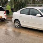 بالصور: اعطاب إطارات مركبات وخط شعارات عنصرية في جلجولية