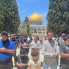 عشرات الآلاف يؤدون صلاة الجمعة في المسجد الأقصى