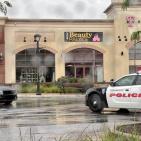 صور: قتلى وإصابات إثر عملية إطلاق في أحد مراكز التسوق بولاية أمريكية