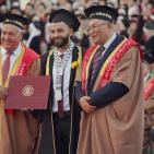 صور: جامعة القدس تبدأ احتفالاتها بتخريج طلبة الطب البشري والأسنان والصيدلة