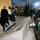 صور: الرئيس عباس يوقد شعلة الانطلاقة الـ58 للثورة الفلسطينية فتح