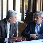 وفد من المعاهد الأزهرية يزور الأخ المناضل فهمي الزعارير