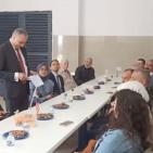 وفد ماليزي يقدم 600 طرد غذائي لقرى شمال غرب القدس