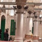 الاحتلال يقتحم الأقصى ويخلي المصلّى القبلي من المعتكفين