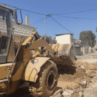 بالصور: تواصل الأعمال الميدانية لإزالة آثار عدوان الاحتلال على مخيم جنين