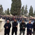 الاحتلال يعتدي على المصلين بالضرب ويعتقل طفلا عند باب الأسباط