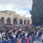 120 ألفا يؤدون صلاة الجمعة الثانية من رمضان في 