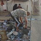 خاص| صاروخ إسرائيلي يقلب حياة العم أبو محمد وزوجته وبناته الـ7