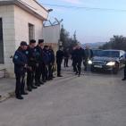 وزير الداخلية يتفقد مراكز الشرطة ويلتقي الضباط في جنين 