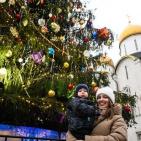 شاهد: تزيين شجرة الميلاد الرئيسية في موسكو