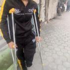 يوسف.. طفل غزي فقد والديه وشقيقيه وقدمه يحلُم بـ