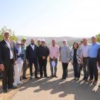 صور| انطلاق حملة قطف الزيتون 2025 في بيرزيت بمشاركة واسعة محلية ودولية