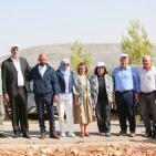 صور| انطلاق حملة قطف الزيتون 2025 في بيرزيت بمشاركة واسعة محلية ودولية