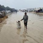 شاهد: الأمطار تتحول لمعاناة كارثية في قطاع غزة