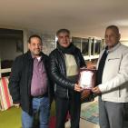 إدارة نادي قلقيلية الأهلي في زيارة للرياضي المخضرم غسان ولويل