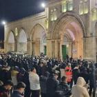 50 ألفا يؤدون صلاتي العشاء والتراويح في المسجد الأقصى