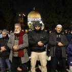 صور| 40 ألف مصلٍّ يؤدون صلاتي العشاء والتراويح في المسجد الأقصى